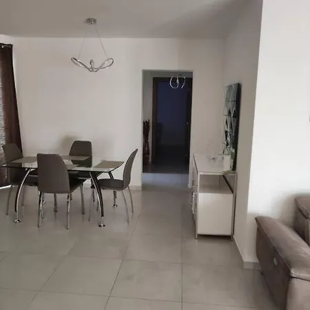 Apt.6